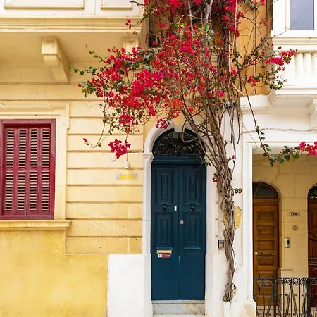 Quiet Double, Twin Or Triple With Private Bathroom, Not Ensuite 4* Σλιέμα