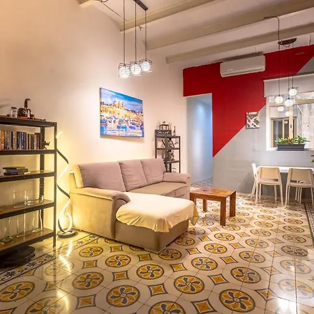 Quiet Double, Twin Or Triple With Private Bathroom, Not Ensuite Σλιέμα