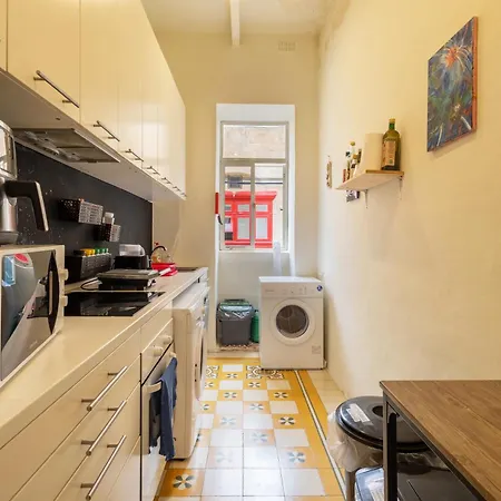 Quiet Twin With Private Bathroom, Not Ensuite Guest house Sliema