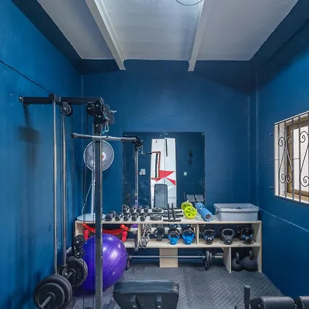 Guest house Quiet Twin With Private Bathroom, Not Ensuite