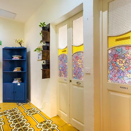 Quiet Twin With Private Bathroom, Not Ensuite Guest house
