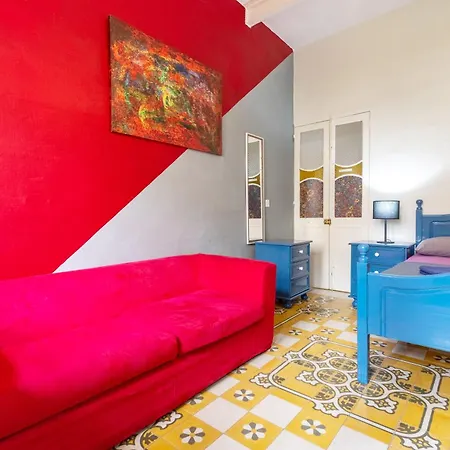 Guest house Quiet Twin With Private Bathroom, Not Ensuite Sliema