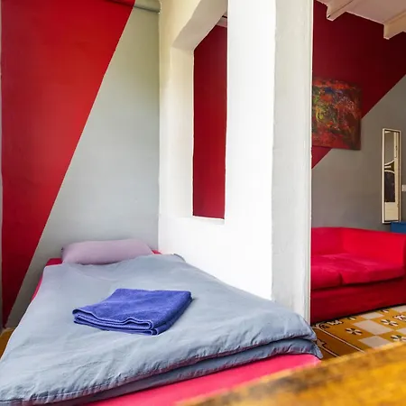 Quiet Double, Twin Or Triple With Private Bathroom, Not Ensuite 4* 斯利马