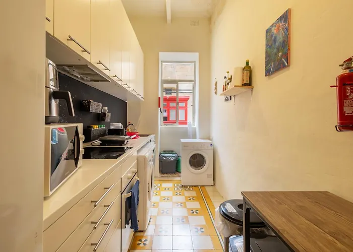 Quiet Double, Twin Or Triple With Private Bathroom, Not Ensuite Affittacamere Sliema