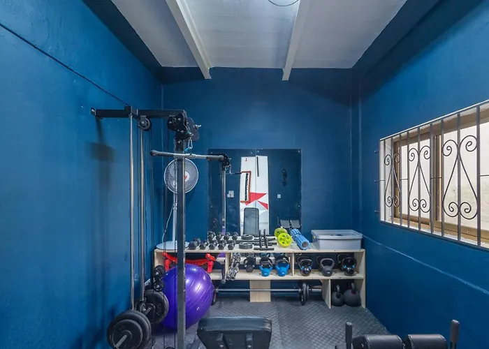 Pensión Quiet Double, Twin Or Triple With Private Bathroom, Not Ensuite