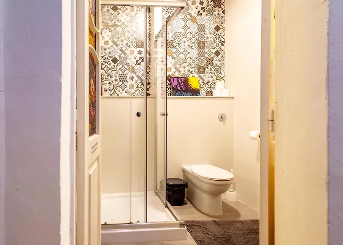 Pensiune Quiet Double, Twin Or Triple With Private Bathroom, Not Ensuite 4*